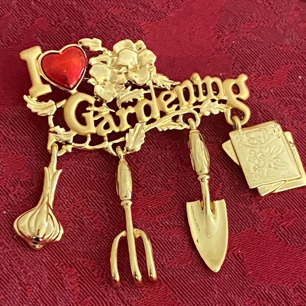 Vintage DANECRAFT I Love Gardening Broach w Articulated Charms